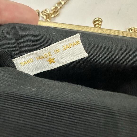 Vintage 70s Made in Japan Kisslock Frame Tapestry Bag Cream Red Floral Small - Picture 6 of 8